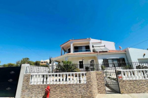 Charming 5 bed Private Villa - Quarteira